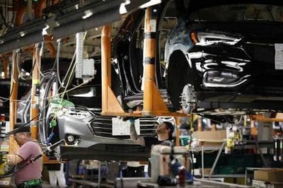 歐洲汽車工廠艱難按下重啟鍵 電動汽車引領行業復蘇